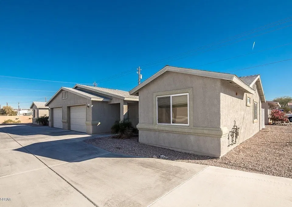 2321 Palisades Dr