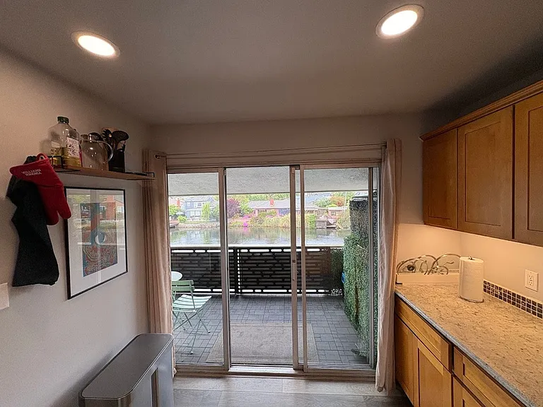339 Broadway #215 — Photo 9