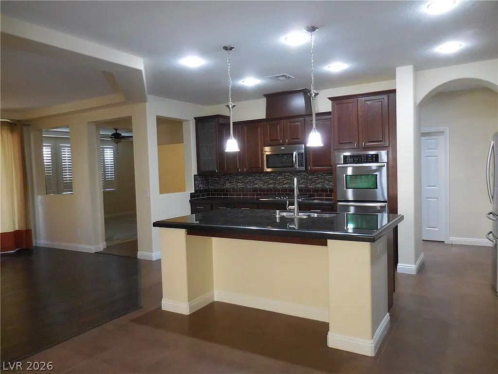 4 bed, 3.5 bath, 3665 sqft, $3,495 — Photo 4