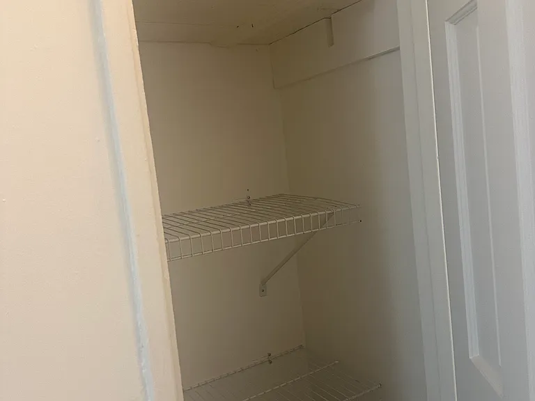 1301 S Park Ave — Photo 18