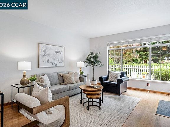 2nd image of 208 Commodore Dr