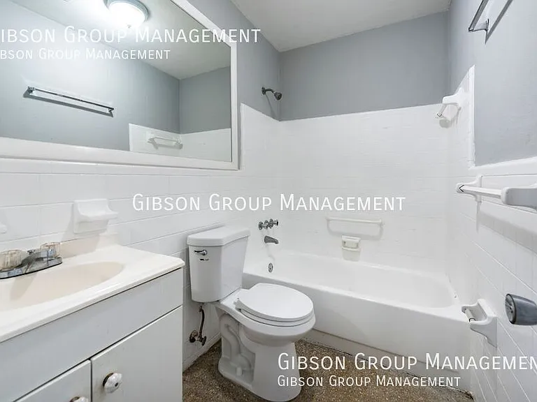 806 NE 16th Pl #6 — Photo 13