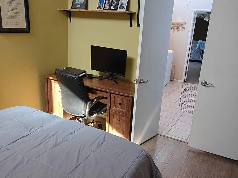 Fourth bedroom to laundry room