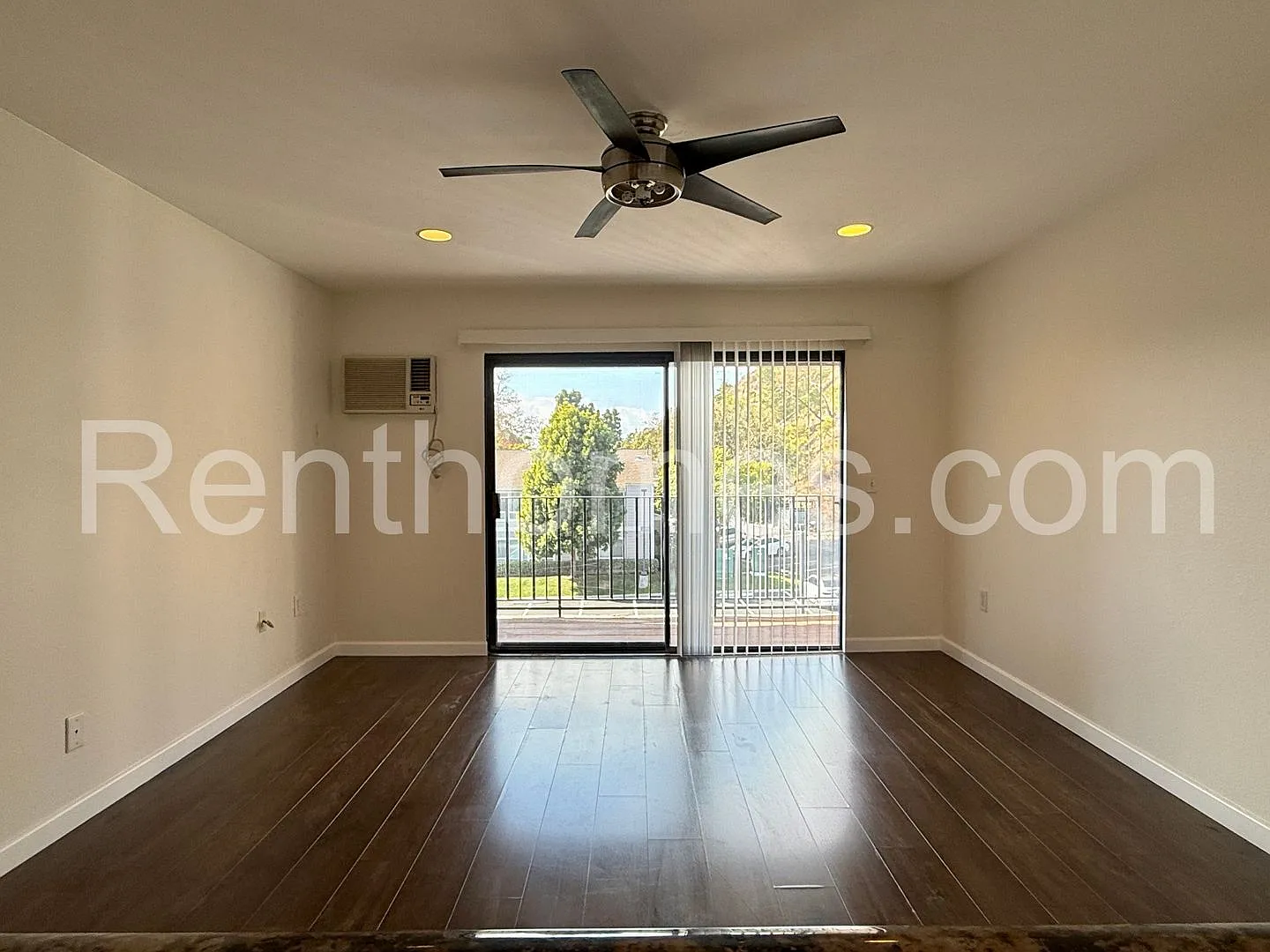 Mission Valley, 6780 Friars Rd #361, Wood Floors, Granite Counters, Controlled Access Building. — Photo 2