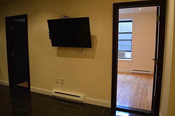 Rented by CoSo Apartments | media 19