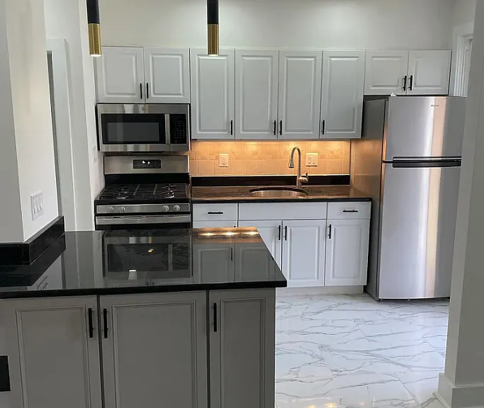 246 Division Ave NE — Photo 1