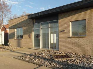 7200 E 10 Mile Rd, Center Line, MI 48015