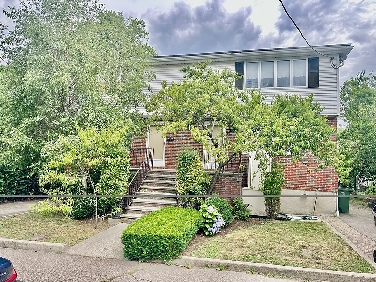 32 Forest St #32 — Photo 8