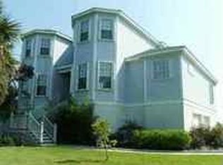 221 Sea Pines Dr, St Helena Is, SC 29920
