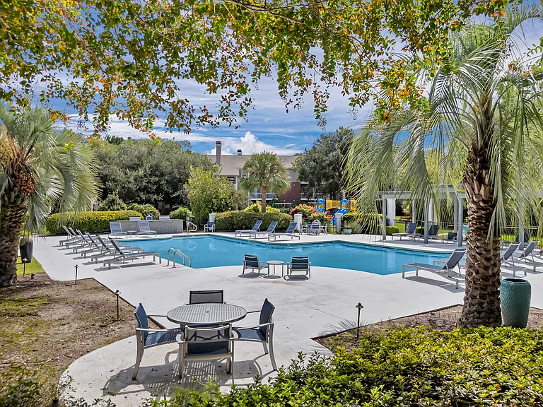 Georgetown Oaks — Photo 19