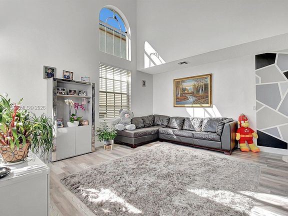 4th image of 7647 Rockport Cir
