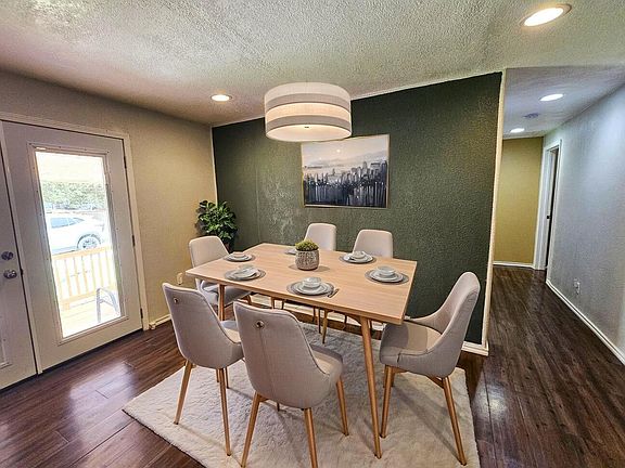 4th image of 415 N Erskine
