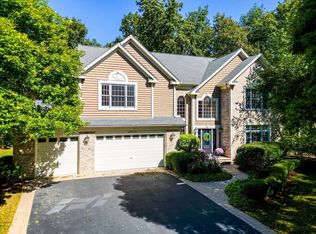 28635 Isleworth Ct, Lake Bluff, IL 60044