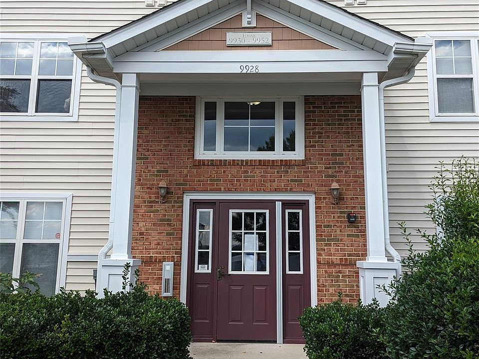 1st image of 9942 Hyde Glen Ct