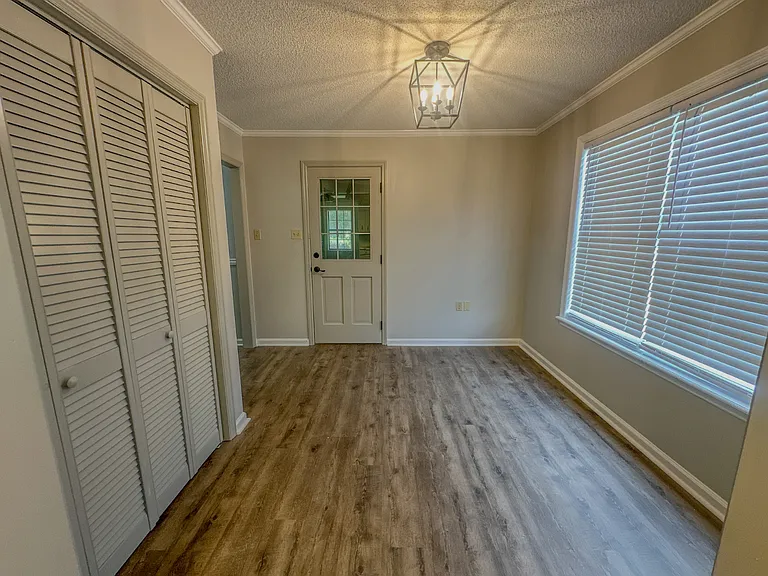 2224 S Sherwood Dr — Photo 7