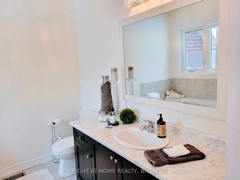 84 Diamond Valley Dr — Photo 30