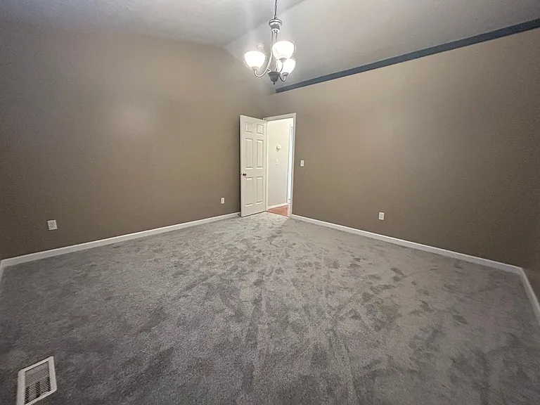 115 E Cassidy Dr — Photo 13