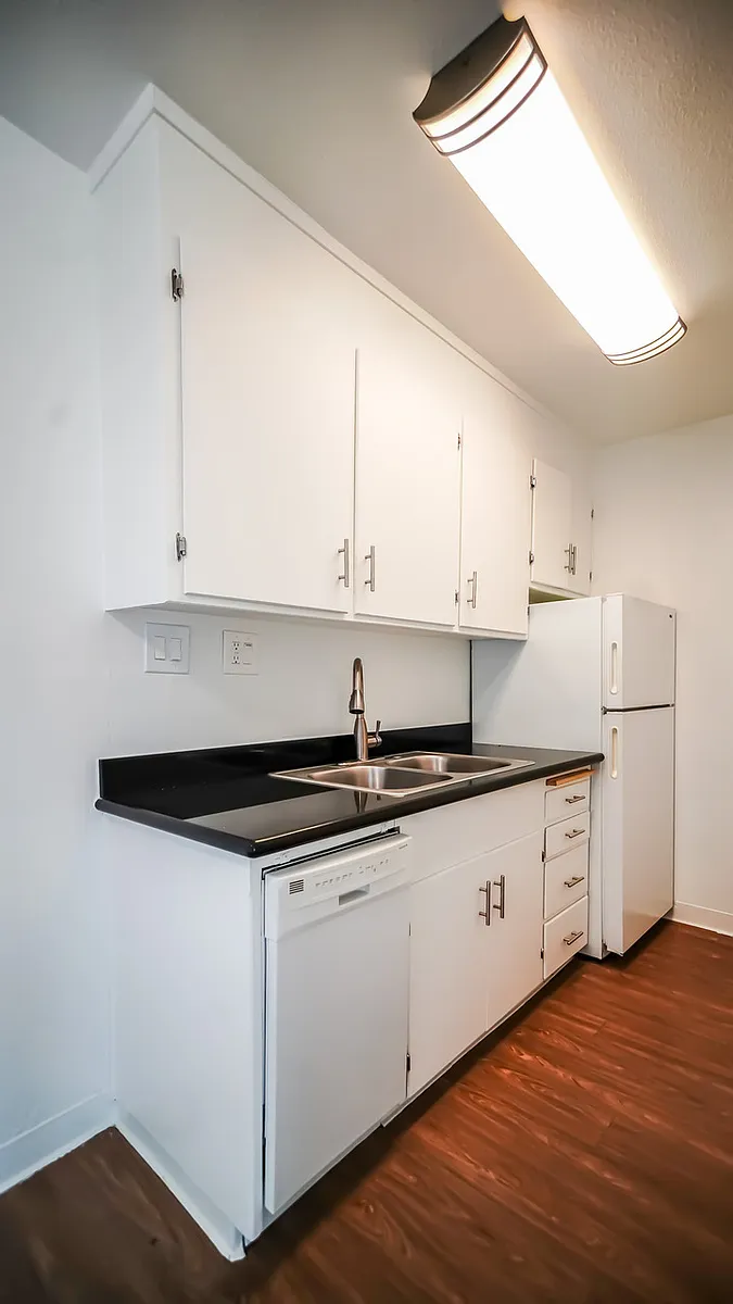 Building Photo - 1821 Lincoln Ave #303B