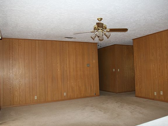 2nd image of 408 Sandra Jean St