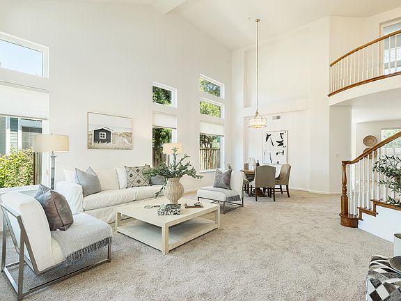 2nd image of 1451 Gordon Drive