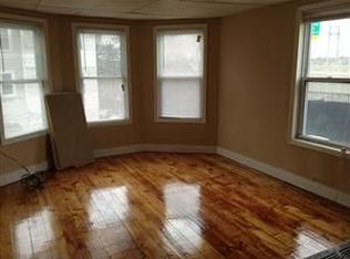 89 Endicott St APT 2, Worcester, MA 01610
