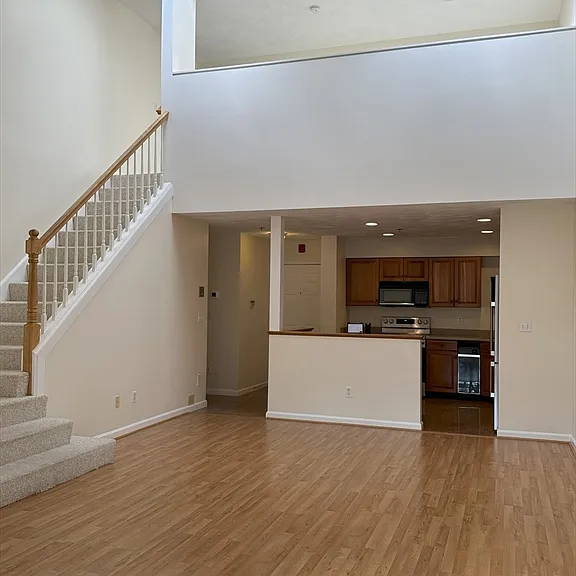 661 Lowell St #18 — Photo 2