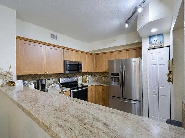 1805 N Flagler Dr #107 — Photo 11
