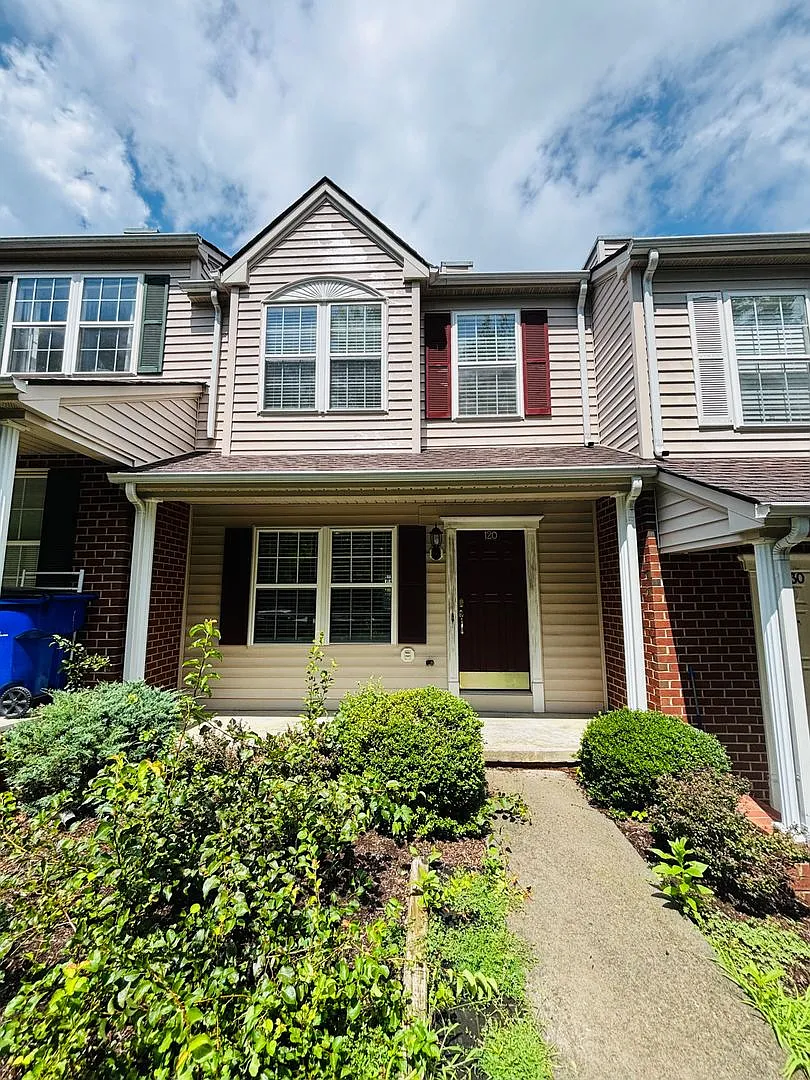 2 Bedroom, 2.5 Townhouse in Christiansburg — Photo 1
