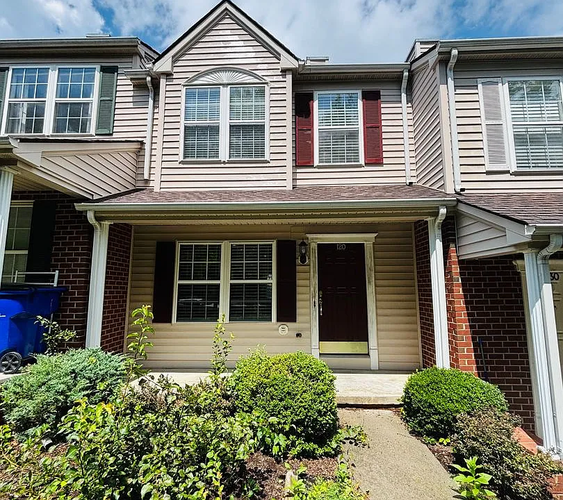 120 Willow Oak Dr