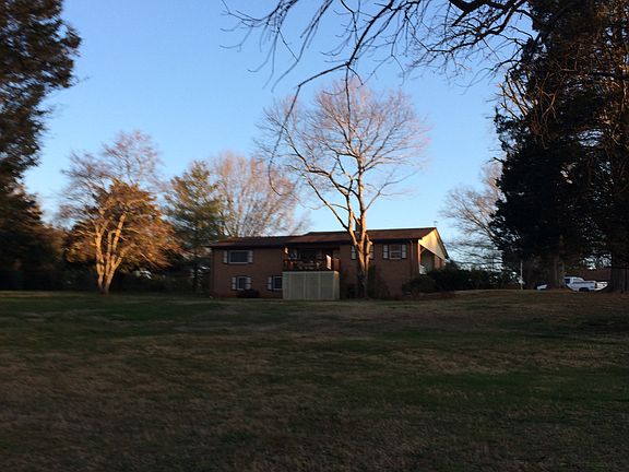 2nd image of 719 Park Cir