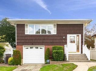 107 Arlington Ave, Valley Stream, NY 11580