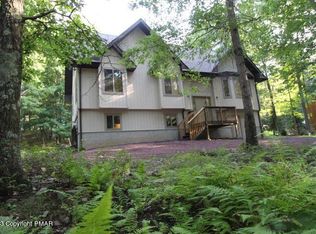 167 Fern Dr, Canadensis, PA 18325