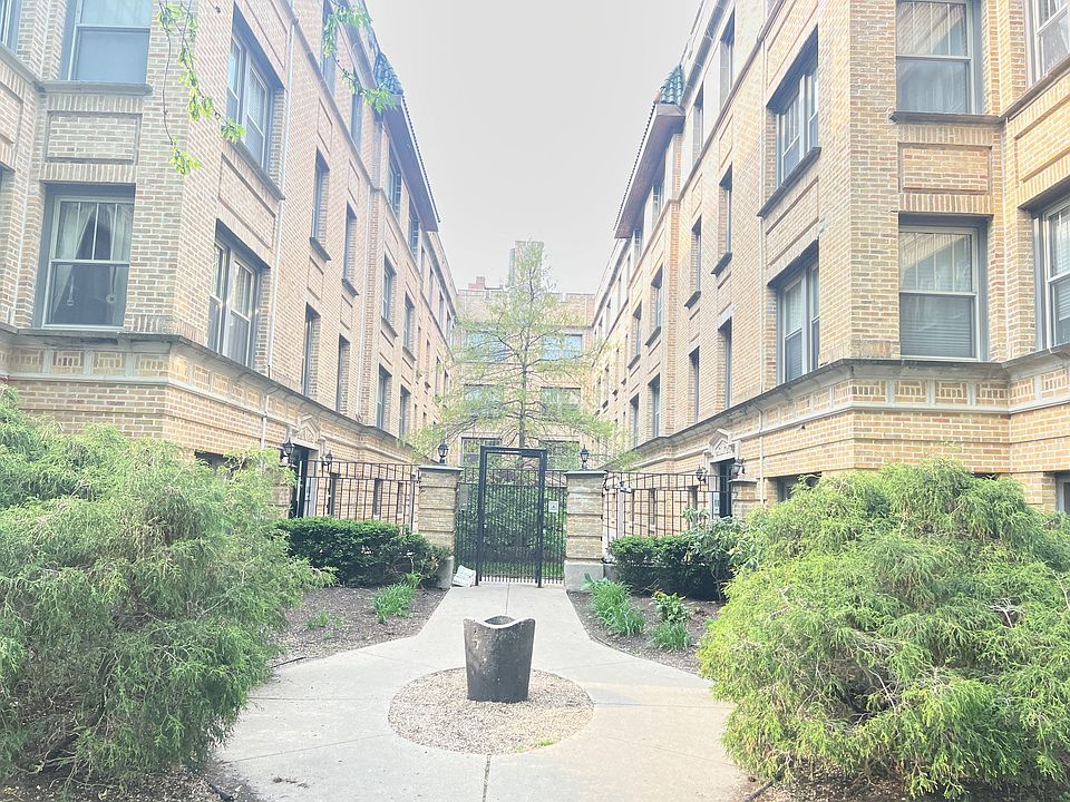 1st image of 1358 W Greenleaf Ave #1N