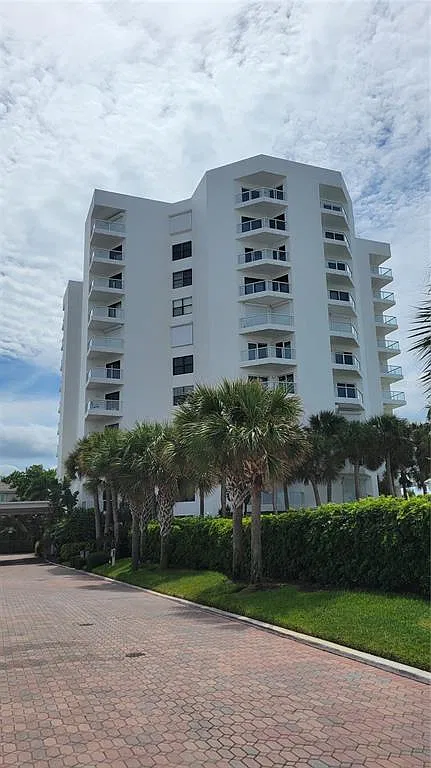 1 bed, 1.5 bath, 1080 sqft, $4,000 — Photo 1