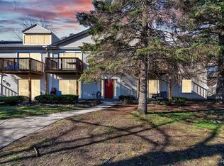 904 Chestnut Hill Dr, Auburn Hills, MI 48326