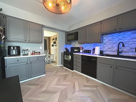 5th image of 53 Mariner Ln #53