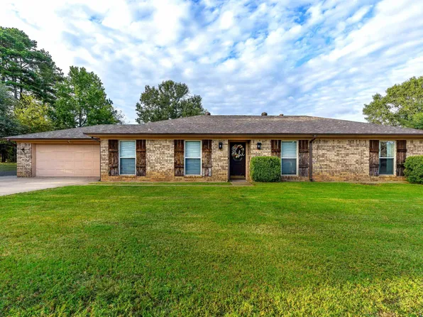 307 Mari Beth Ln, White Oak, TX 75693