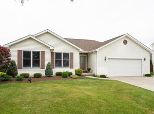 23 Michaels Walk, Lancaster, NY 14086