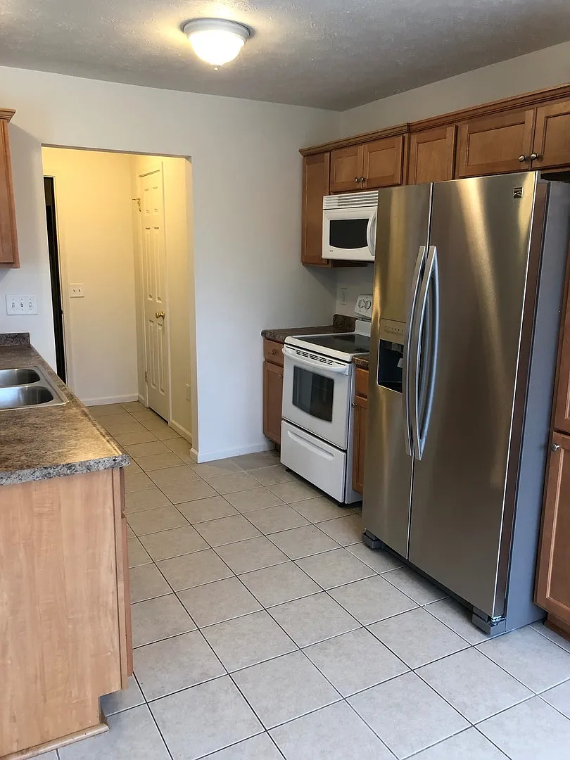 Kings Crossing 3 BR — Photo 4