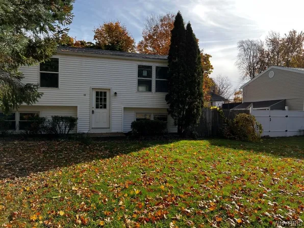 10 Peach Blossom Rd S, Hilton, NY 14468