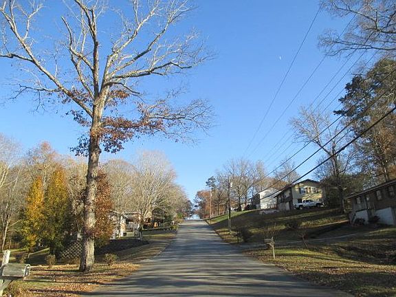 4th image of 2215 Glengerrie Dr