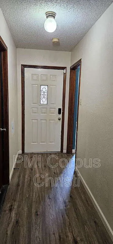 3 bed, 2.0 bath, 1078 sqft, $1,650 — Photo 3