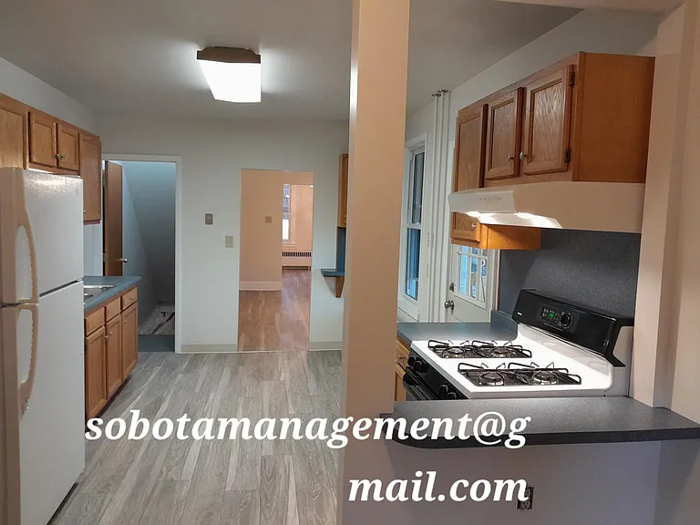 441 New St — Photo 9
