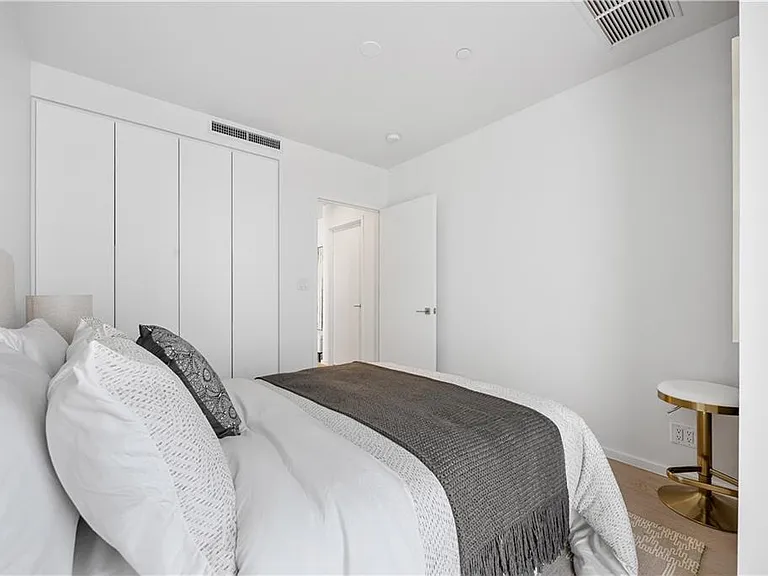 2286 Cropsey Ave #6A — Photo 7