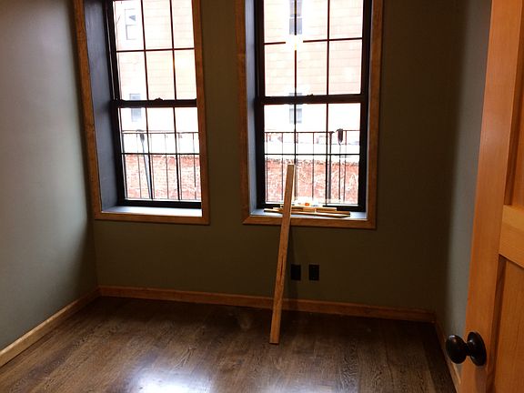 2nd image of 194 Montrose Ave #Tl
