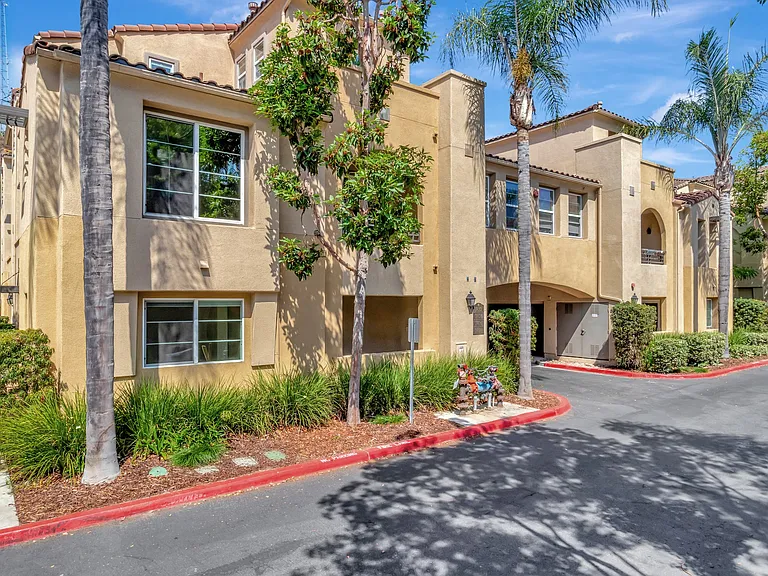 2822 Escala Cir — Photo 21