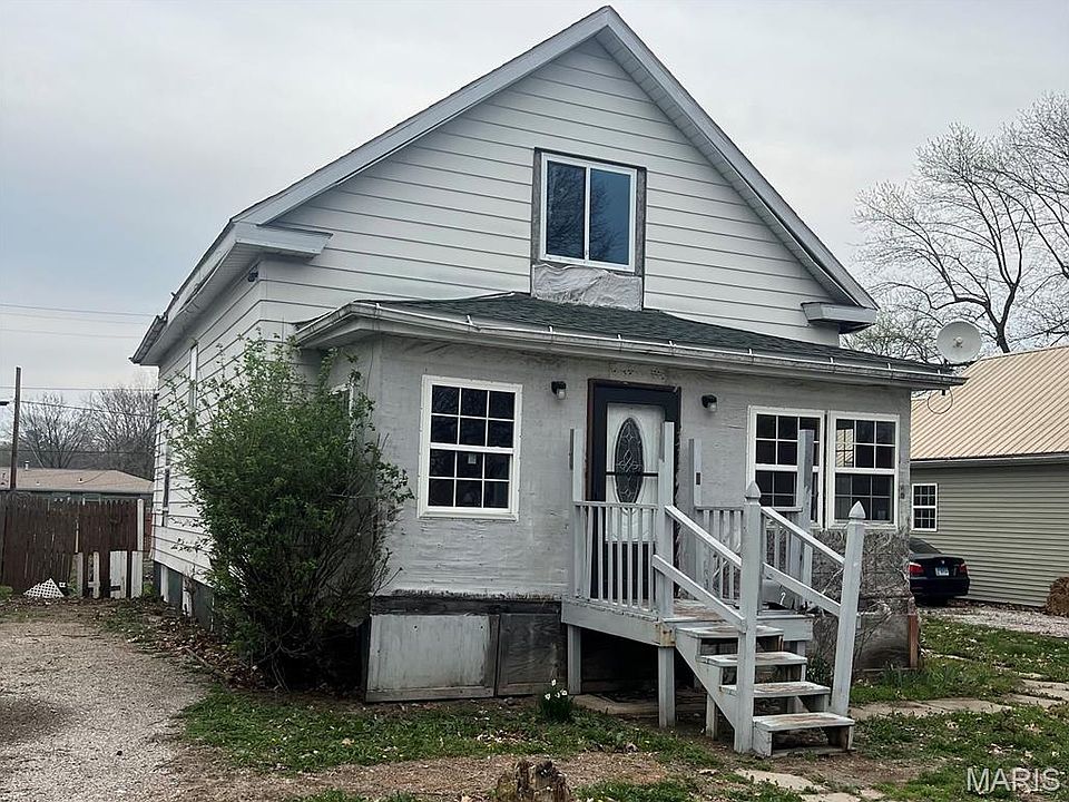 1st image of 709 1st St