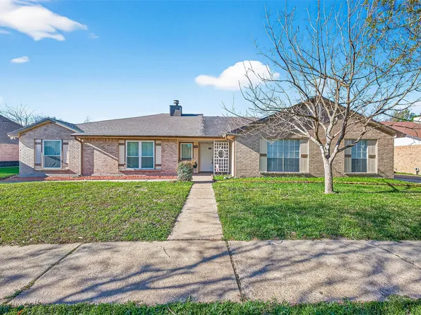 19531 Woodglen Dr, Katy, TX 77449