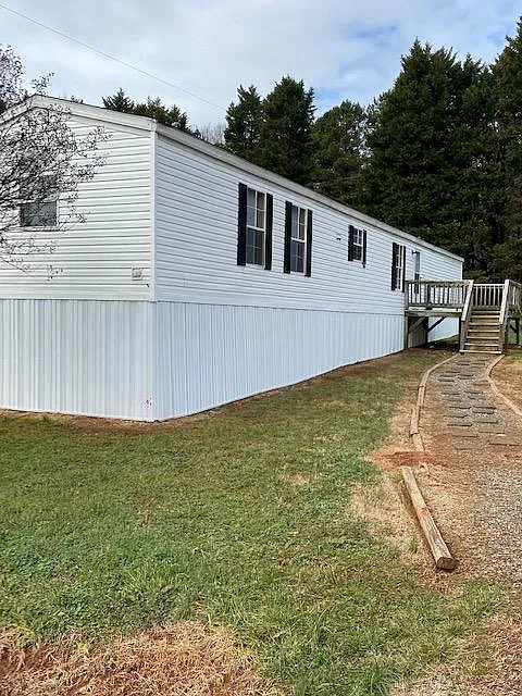 3 bed, $1,400 — Photo 4