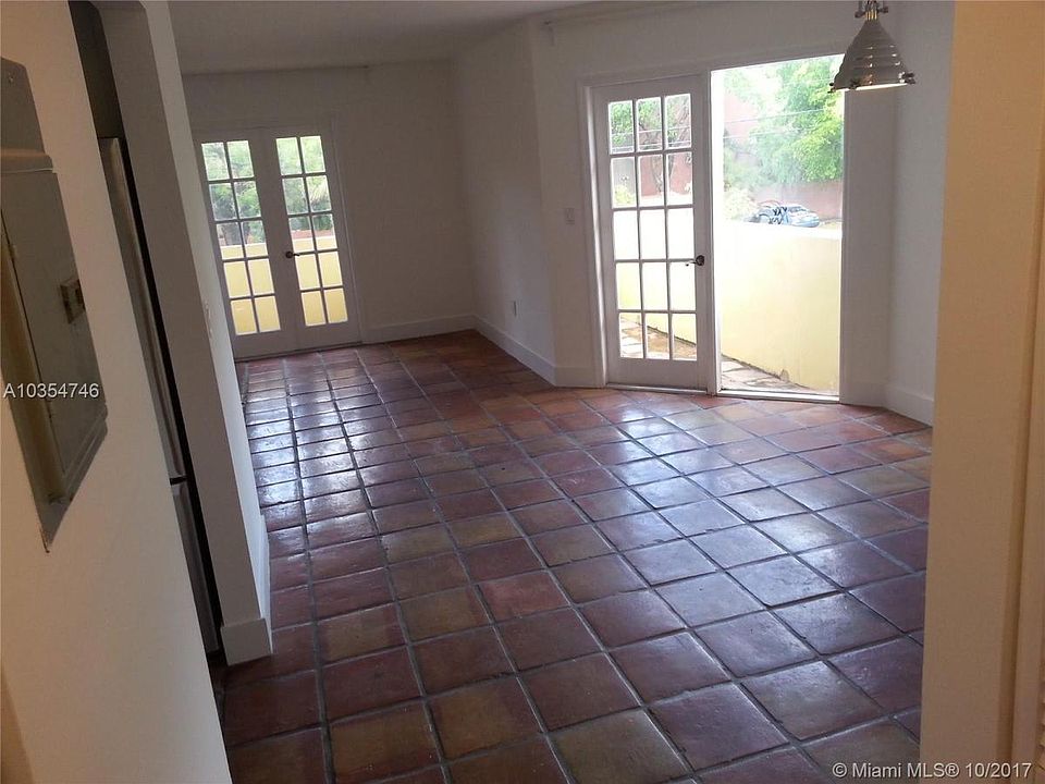 2nd image of 2920 Bird Ave